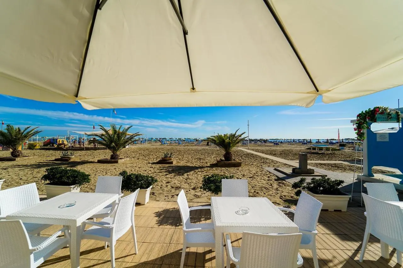 Hotel Imperial Beach - Dada Hotels Rimini 4*,